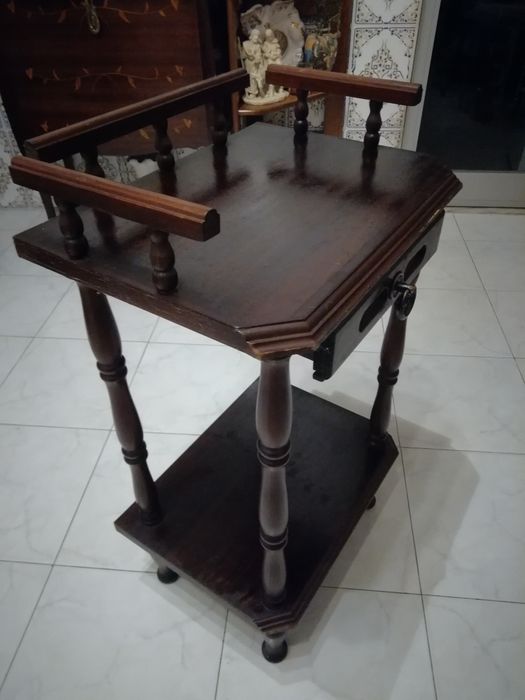 Mesa Antiga Pequena  Bonita