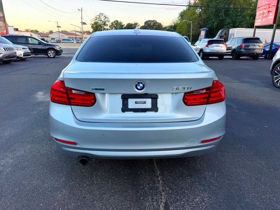 BMW 320i      2015