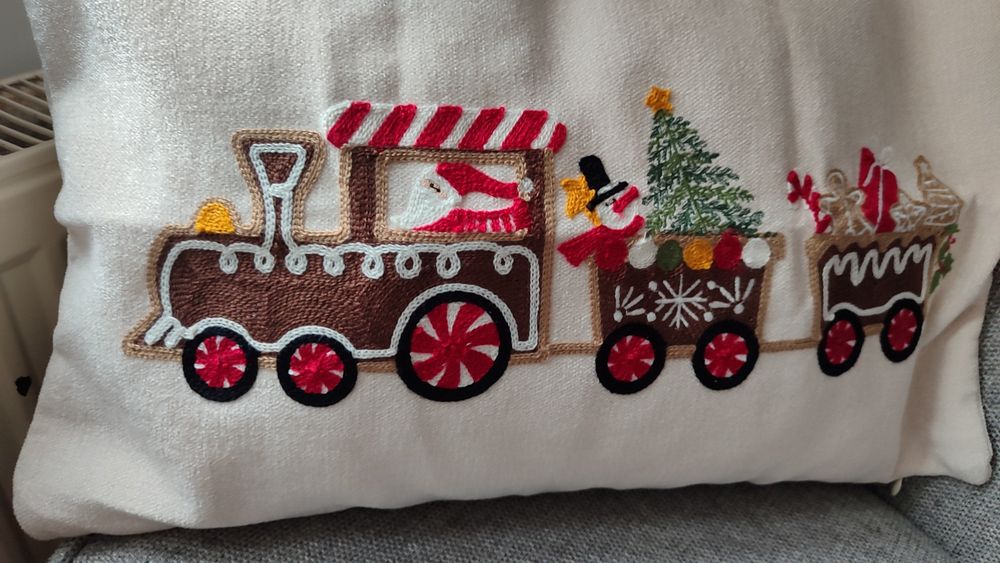 Poszewka 30x50 świąteczna haftowana wyszywana pociąg kolejka