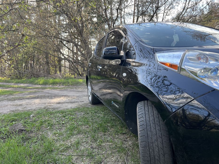Продам своє авто Nissan Leaf