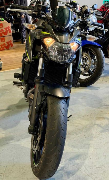 Moto Kawasaki Z650  (35 KW)