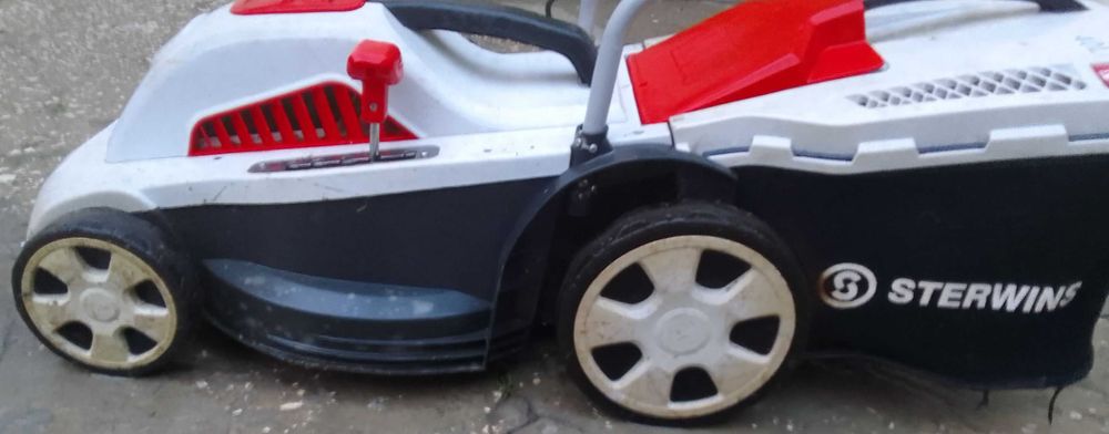 Corta relvas elétrica 15€