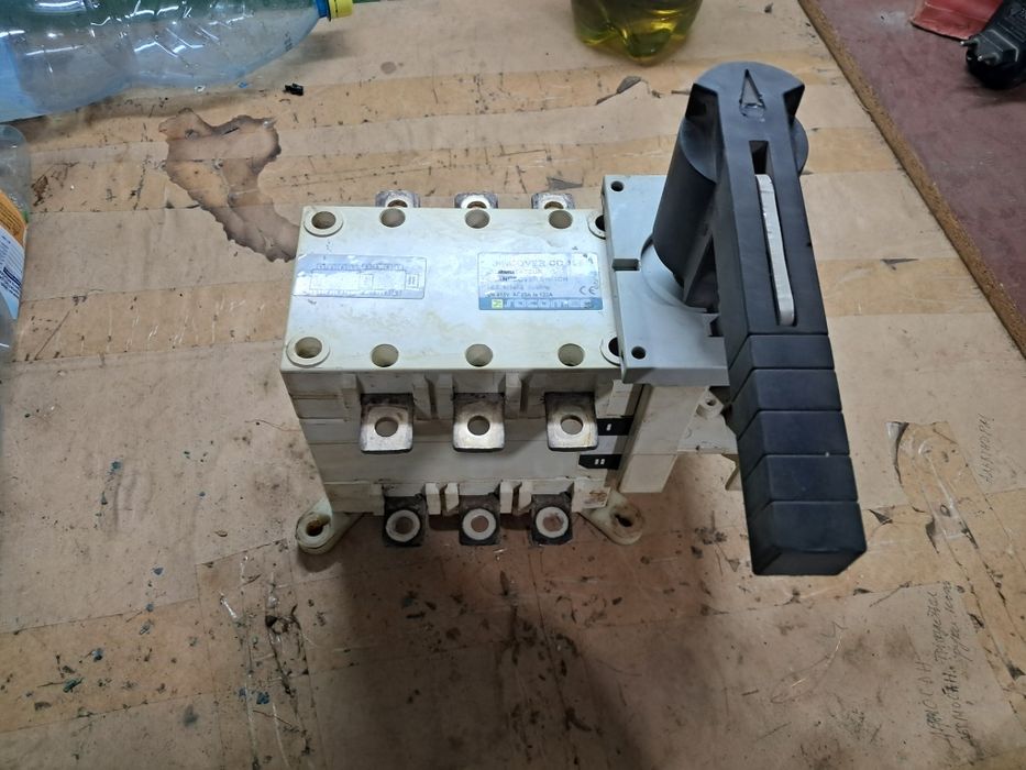 Перемикач на аварійне живлення можна використовувати як АВР