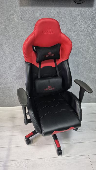 Геймерське крісло Hexter MX R1D TILT PL70 ECO/01 чорно-червоний