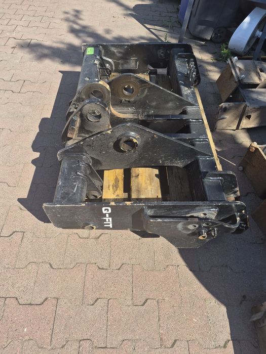 Ramka karetka jcb q fit
