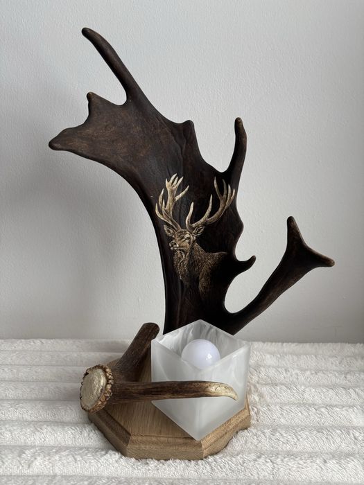 Lampka nocna / do salonu z motywem jelenia