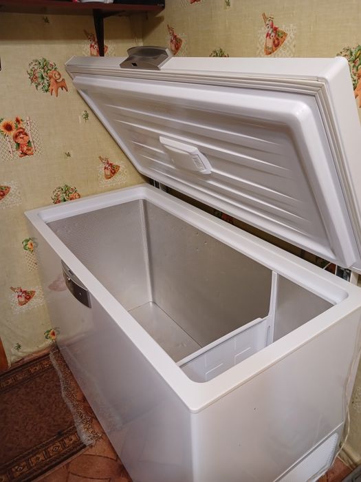 Морозильна камера beko