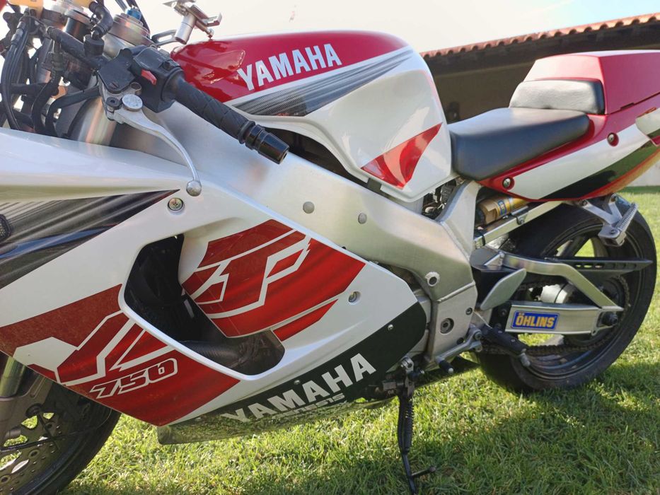 Moto Yamaha YZF 750 R 4HD – 32.253 km – Excelente estado