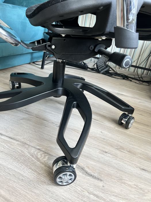 Компʼютерне крісло GT RACER