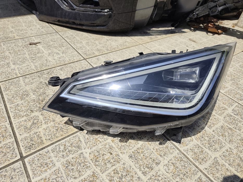 Farol SEAT Ibiza Arona ótica led original usado full led