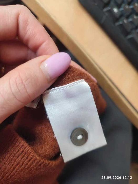 piękny, elegancki sweter w odcieniu brązu rozm. S. 100% kaszmiru