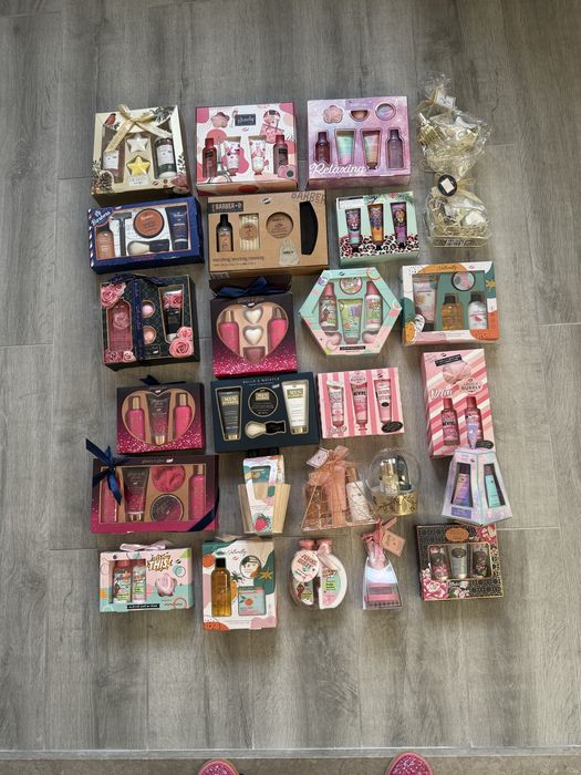 Mega Lote de Kits de Cosméticos, na compra de 4 ofereco 1