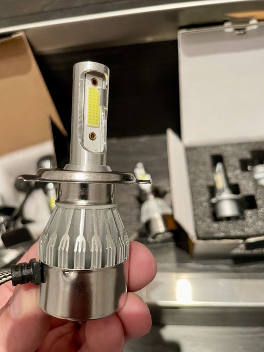 Lampadas Led H4 para carro ou Mota 20000 LM 6000k e 3000K