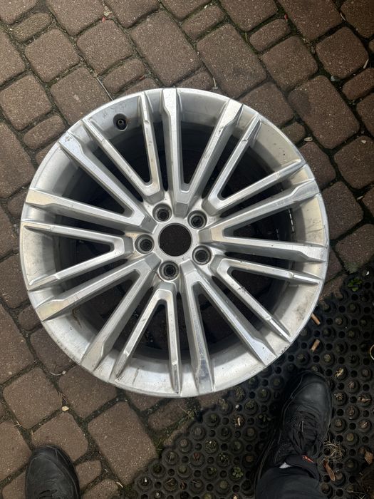 Felga audi a4 b9 19 8,5 j