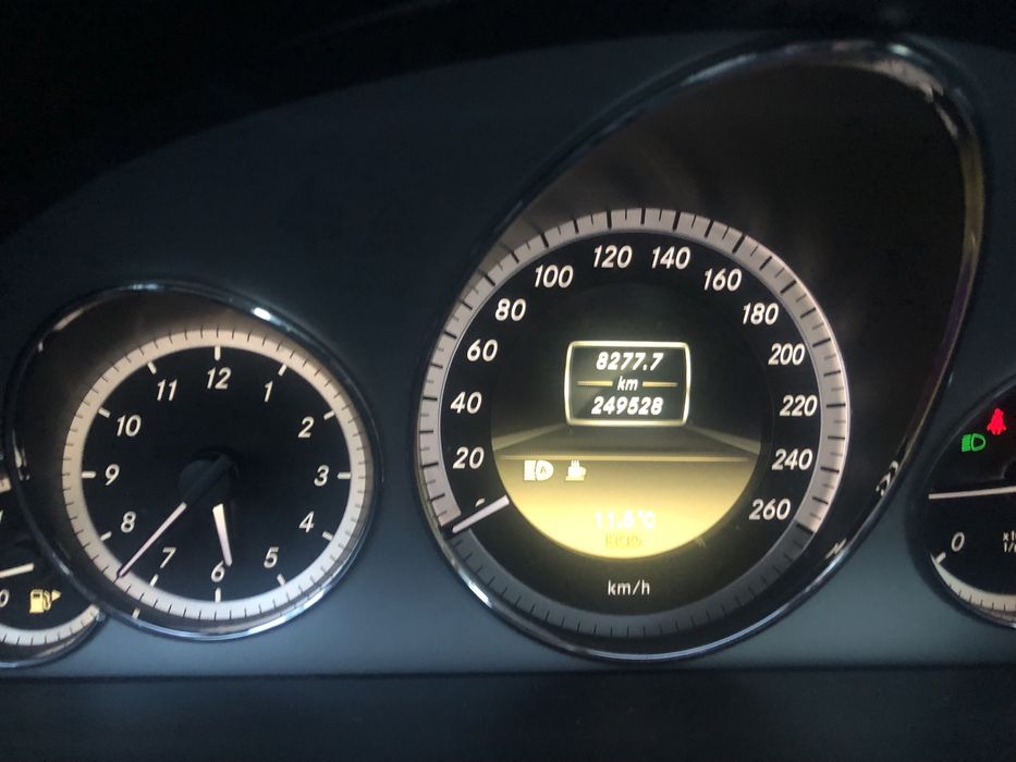 Mercedes-benz E220 Coupe
