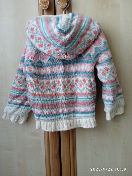 Gruby sweter dziewczęcy Tissaia r18m