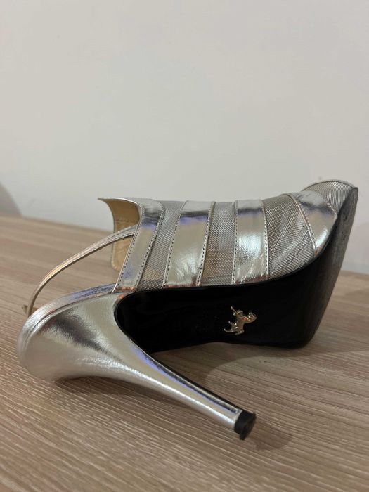 Sandálias Cavalinho Cinzentas / Usados 2 vezes / Número 36