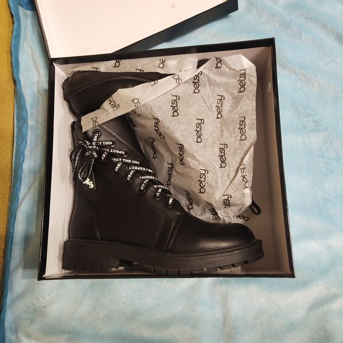 Черевики жіночі 38 розмір(24,5 см устілка)