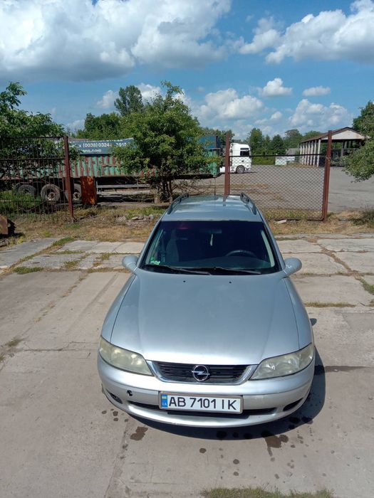 Продам Опель вектра В 1.8 газ-бензин