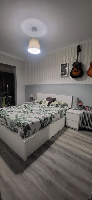 Cama com arrumação Ikea Malm + colchão