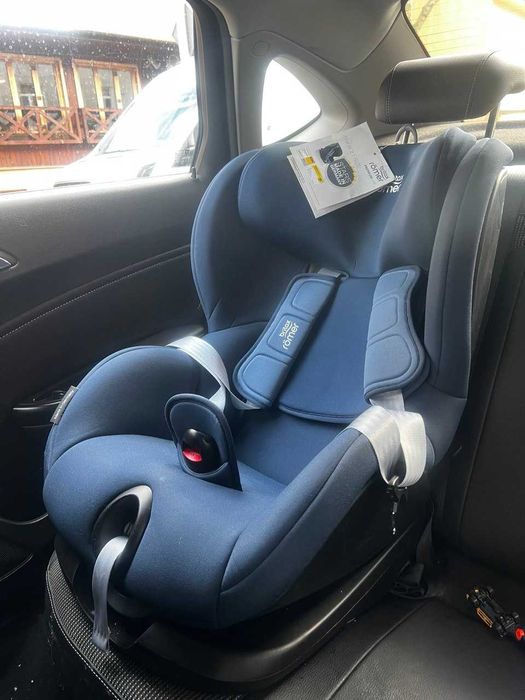 Fotelik dziecięcy Britax Romer Trifix 2 i-Size Night Blue -  stan bdb