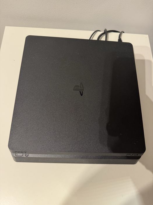 Sprzedam PlayStation 4