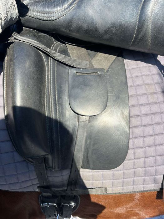 Седло для лошади , выездковое