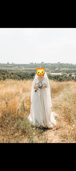 Продам весільну сукню