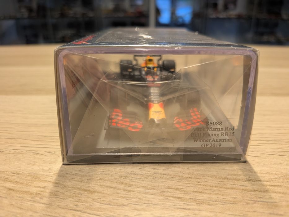 Aston Martin Red bull Racing RB15 - 1/43