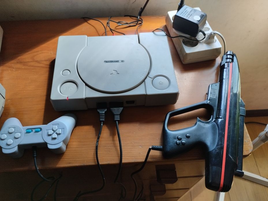 Consola antiga+TV antiga