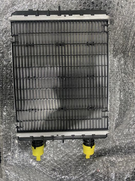 Радіатор Охолодження Mersedes AMG оригінал