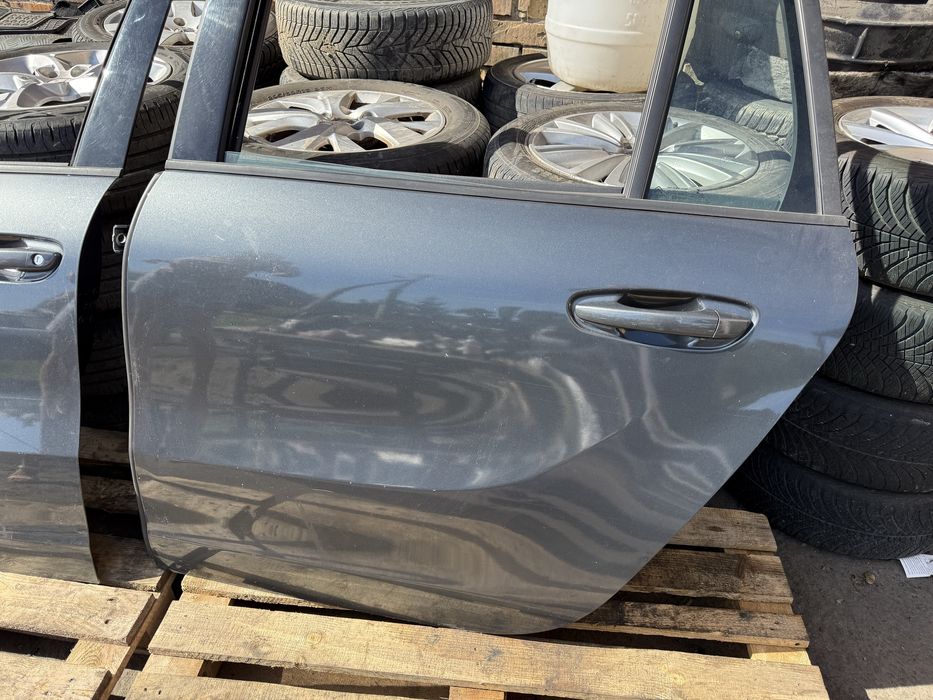 Двері дверь Citroen C4 Grand Picasso 2 2014-2018 код фарби KTPD