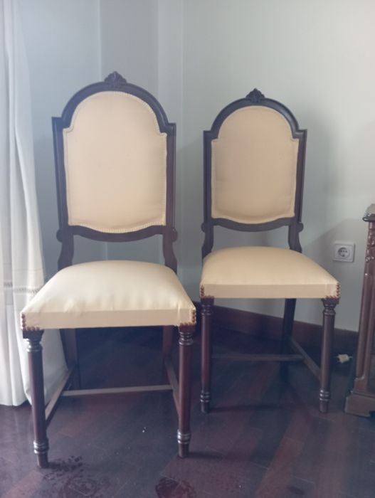 Mobília de quarto em.madeira mogno escura completa