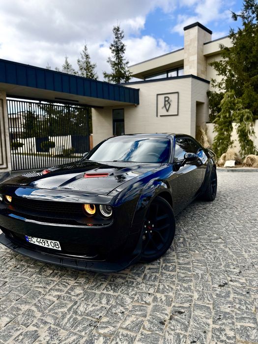 Оренда авто Dodge Challenger BLACK