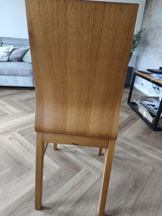 Zestaw 4 krzeseł  dębowych marki Paged