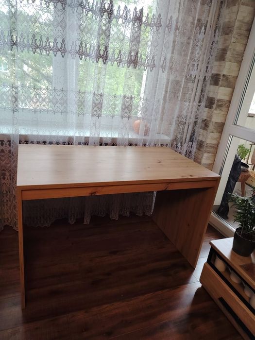 Duże biurko do pokoju dziecięcego