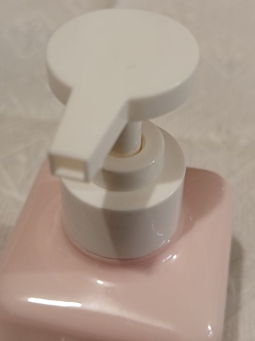 Frasco recarregável.