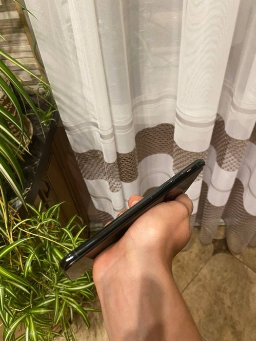 Продам ідеальний iPhone 11 Pro Max 64Gb