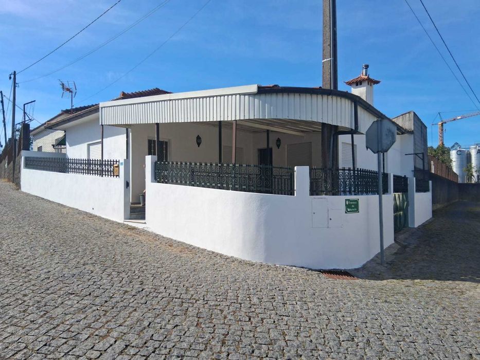 Moradia T3 para arrendar - Moure/Barcelos