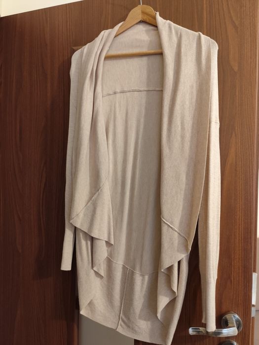 Sweter damski- narzutka, dłuższy tył, bez zapięcia, rozmiar uniwersaln