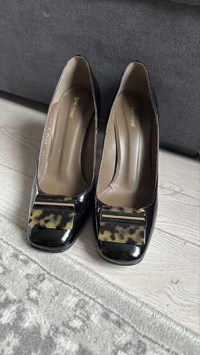 Buty na obcasie Sagan