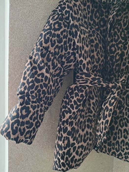 Продам леопардовый пуховик