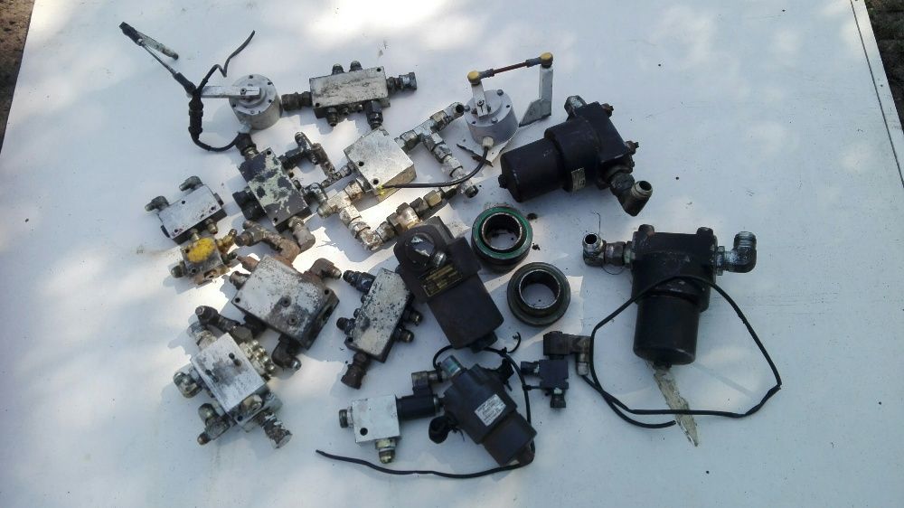 Siłownik hydrauliczne łuparek pompy  rozdzielacze