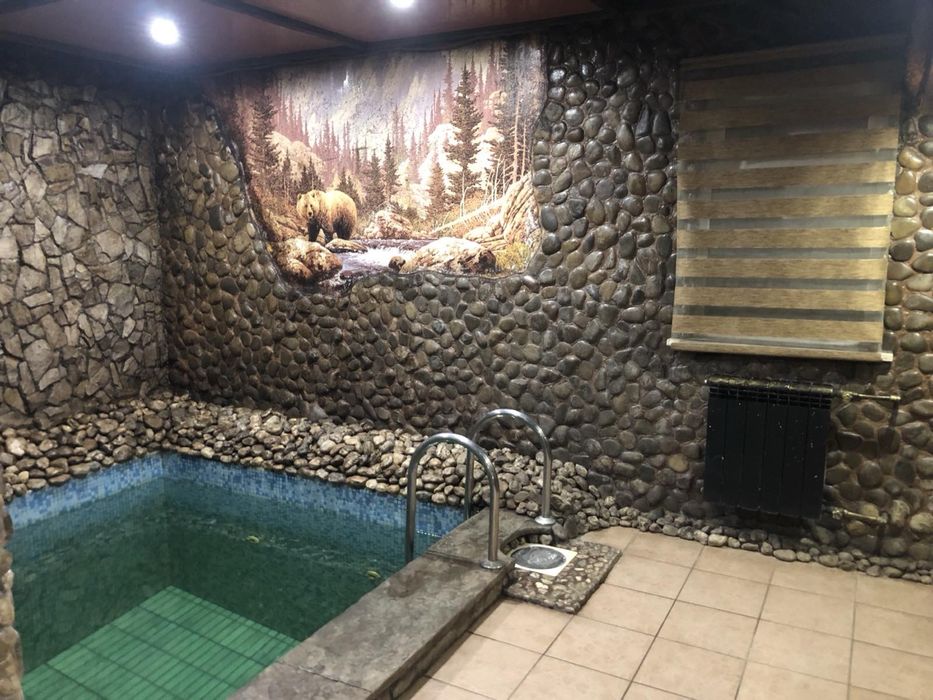 Божественная баня Троєщина