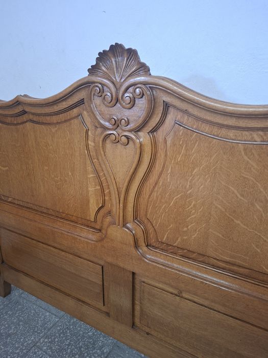 Piękne dębowe francuskie łóżko ludwikowskie