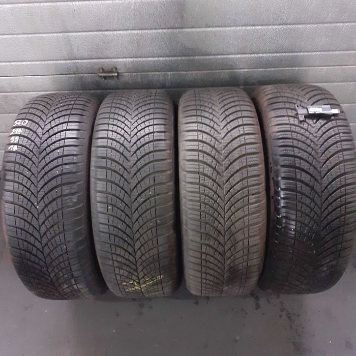 Komplet opon Goodyear Vector 4seasons Gen-3 215/55 R17 98W Nr.520