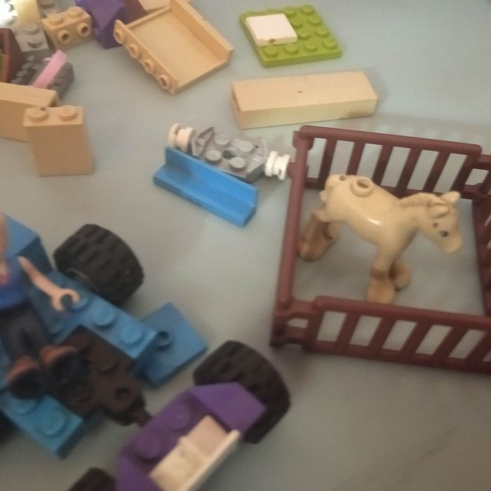 Конструктор LEGO Friends Конюшня для лошат Мії  частина