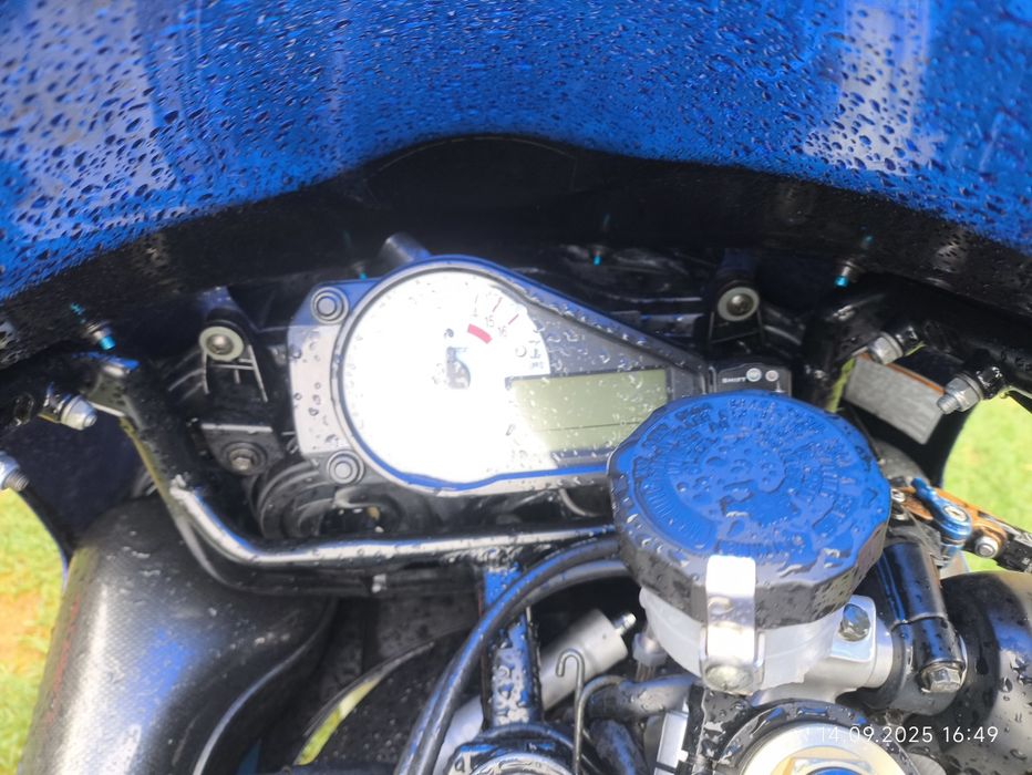 Suzuki GSX-R 750 k1 K2 czasza lampa stelaż licznik lusterka
