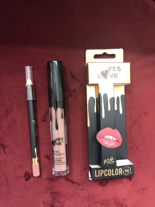 Batons liquidos mate com lápis delineador