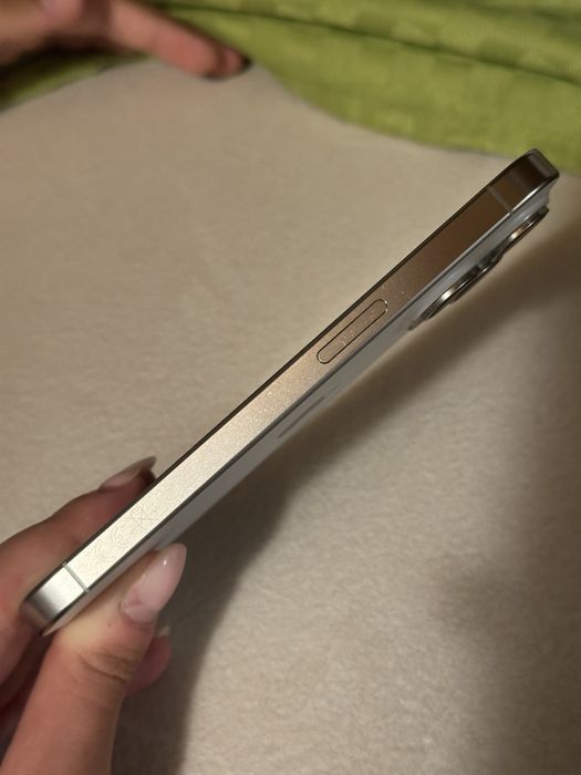 Iphone 15 Pro with original box and invoice64586023952899122